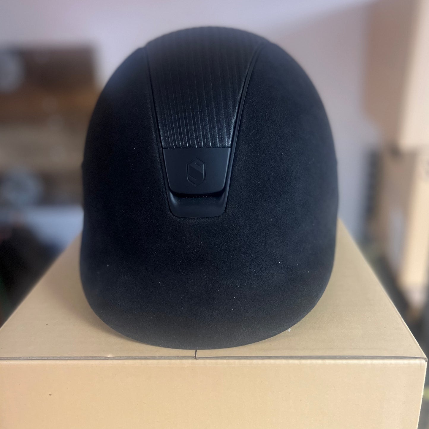 Samshield standard Brim Dark Line Premium Alcantara with Leather top